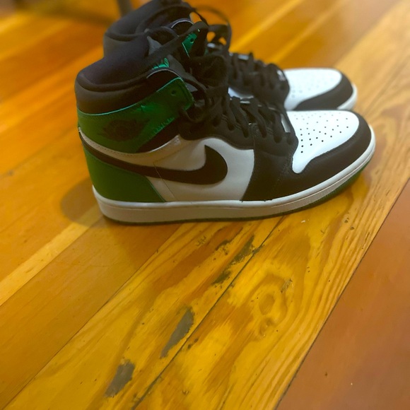 Jordan One Retro Bold Green, White, and Black-these are near new-condition - Picture 2 of 2